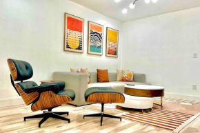 Bright, airy, luxe hideaway”w” private backyard